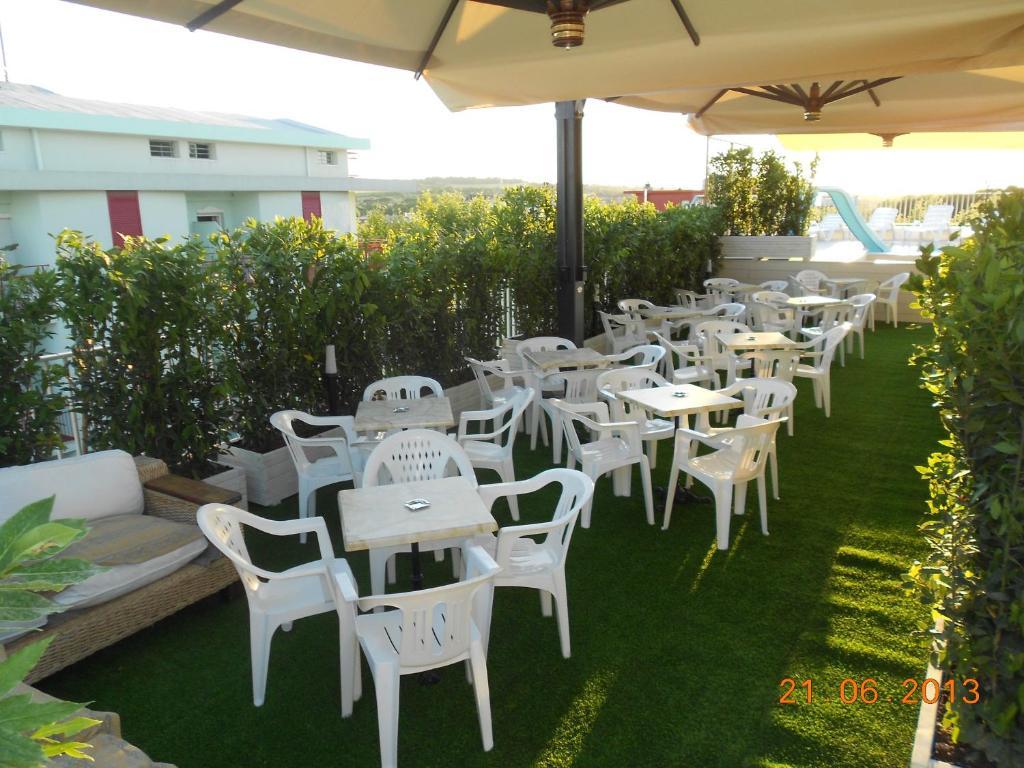 Ciccio Hotel Misano Adriatico Buitenkant foto