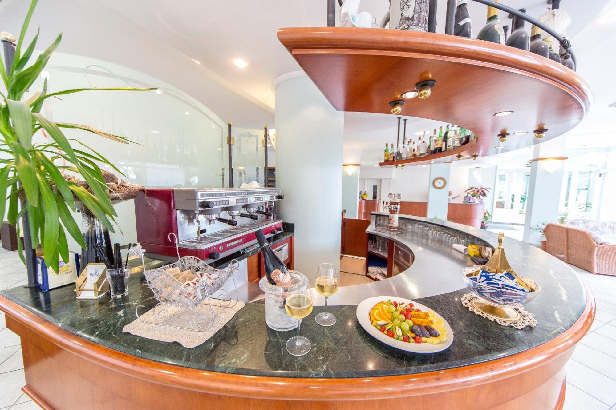 Ciccio Hotel Misano Adriatico Buitenkant foto