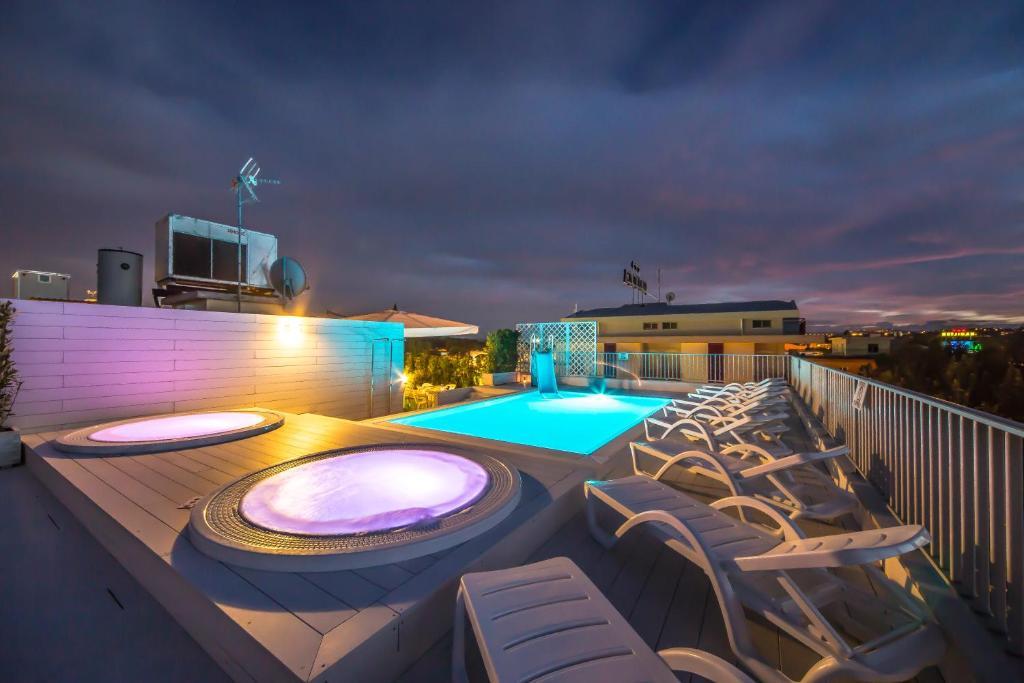 Ciccio Hotel Misano Adriatico Buitenkant foto